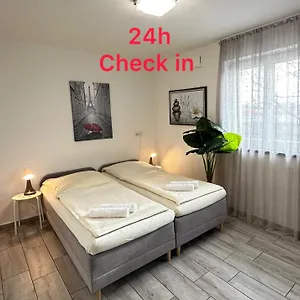 Гостевой дом Modern Living Kueche Netflix Inklusive Lage, Нюрнберг